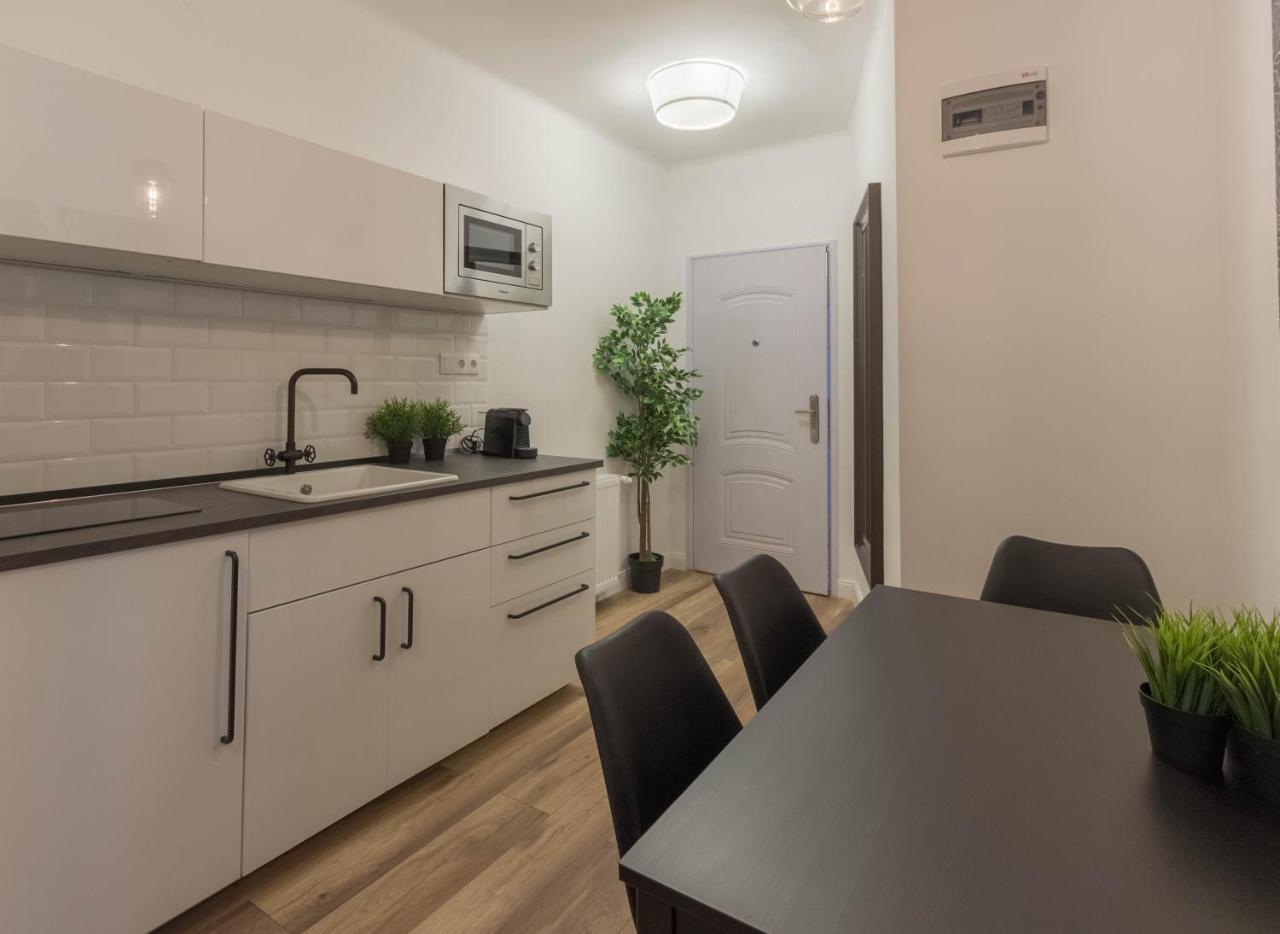 Standard Apartment By Hi5 - Madach 부다페스트 외부 사진